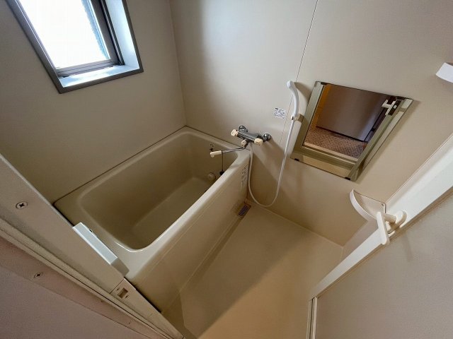 バス・シャワールーム　日々の疲れを癒すお風呂付です