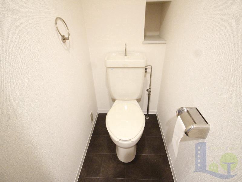 阪急京都線 上新庄駅 徒歩6分 7階建 築33年のトイレ写真
