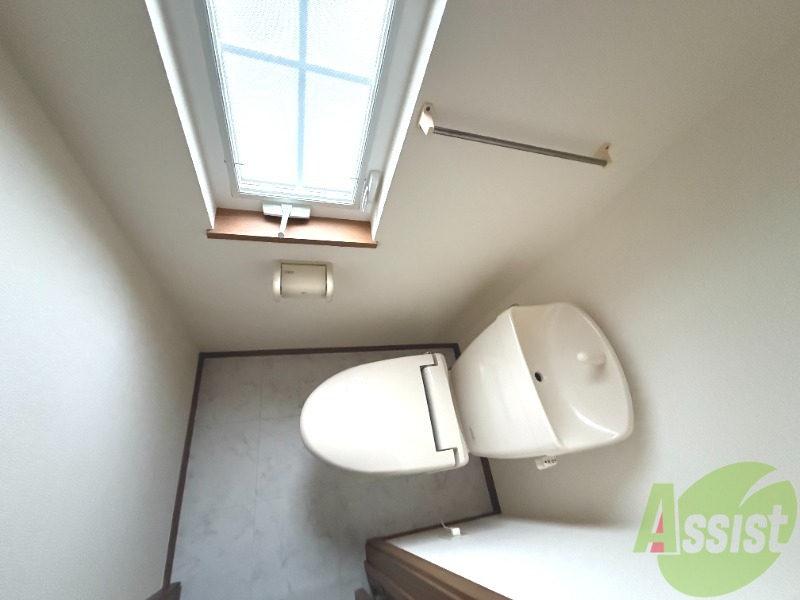 トイレ　トイレの写真です。シンプルで使いやすそうですね。