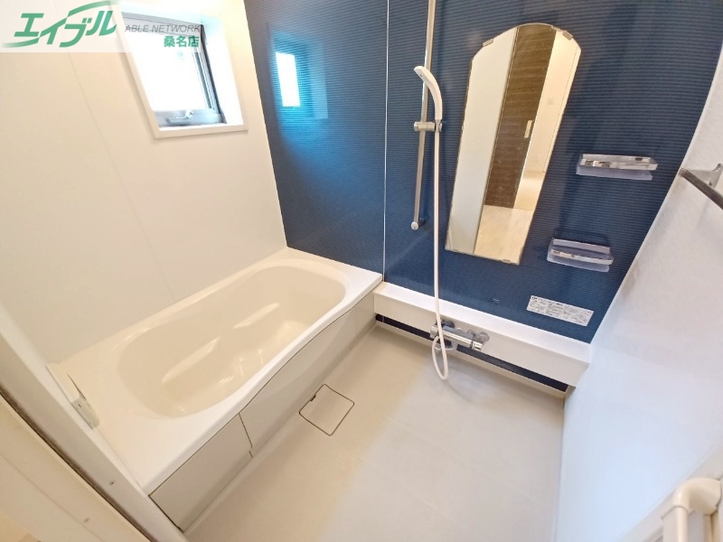 バス・シャワールーム　同物件別部屋写真