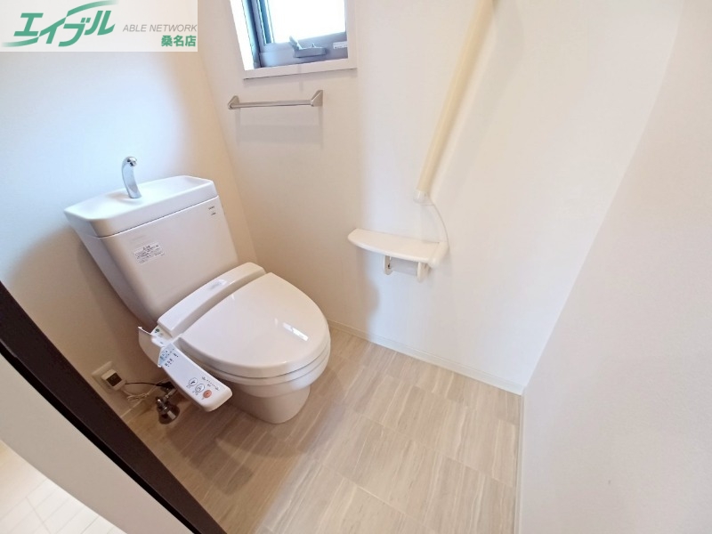 トイレ　同物件別部屋写真