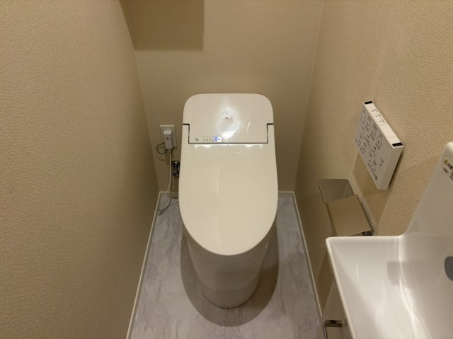 京王井の頭線 浜田山駅 徒歩6分 3階建 築1年のトイレ写真