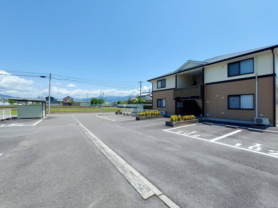 駐車場　駐車場