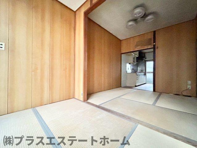 駒ヶ林町4丁目の居間写真