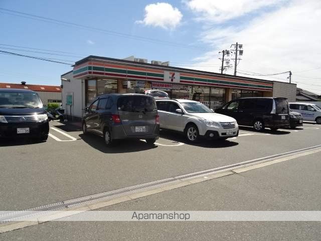 コンビニ　セブンイレブン浜松入野町店（コンビニ）まで830m