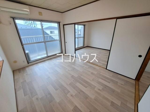 グレース市川の居間写真