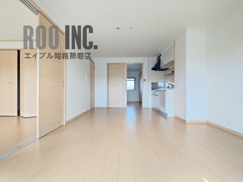 メゾンシャルマンの居間写真