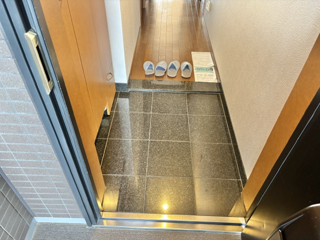 コスモ草津弐番館の玄関写真