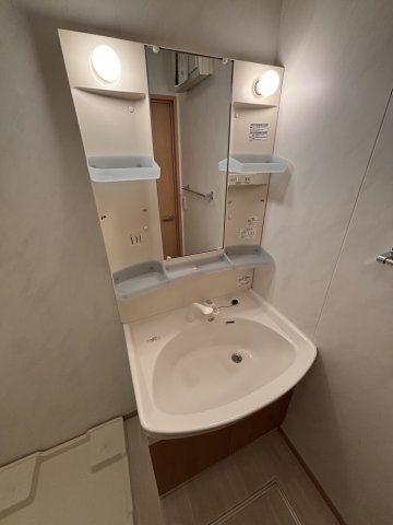 洗面設備　※同物件・同タイプの写真です。