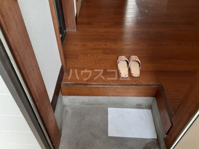 【サニープラザの玄関】