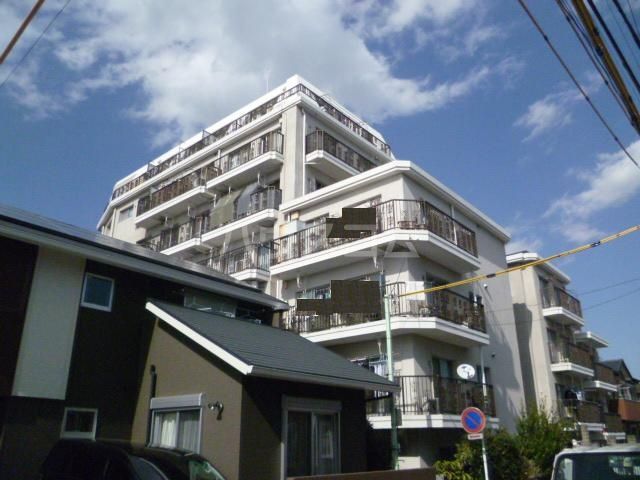 相模原市中央区横山台のマンションの建物外観