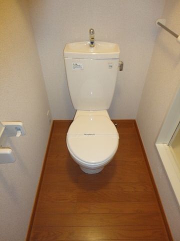 【八王子市石川町のアパートのトイレ】