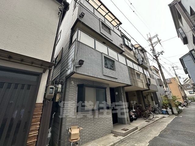 荒川1丁目戸建ての建物外観