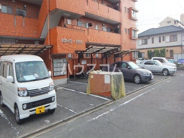 【清須市西枇杷島町片町のマンションの建物外観】