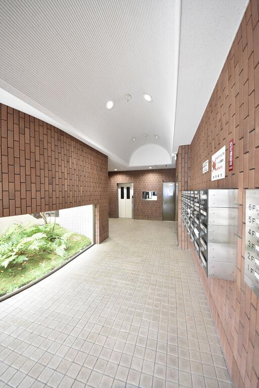 【神戸市長田区大日丘町のマンションのロビー】