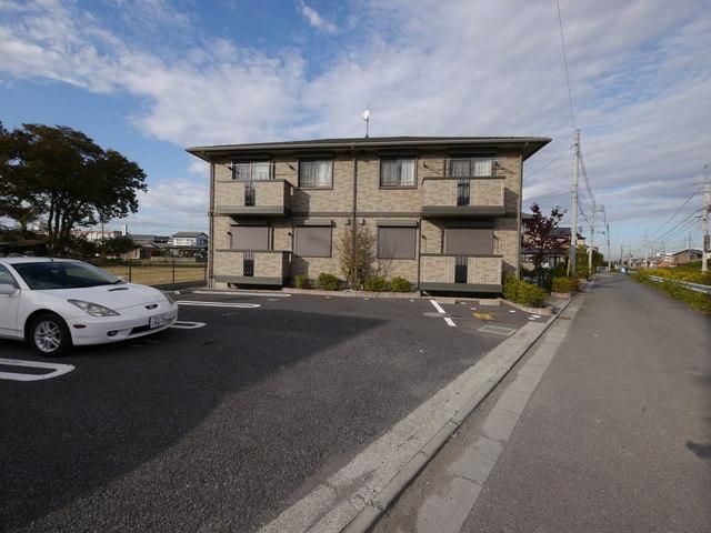 【行田市桜町のアパートの駐車場】