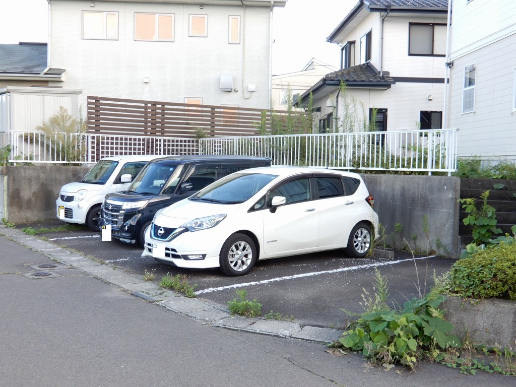 【アネックス南光台の駐車場】