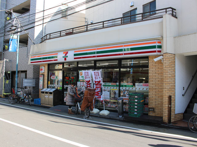 【メイクスデザイン板橋本町のコンビニ】