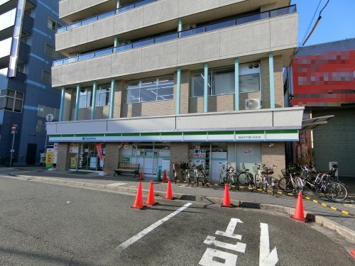 【カサ・エネロ甲子園口のコンビニ】