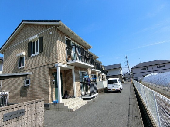 ファミール川本Ｃの建物外観