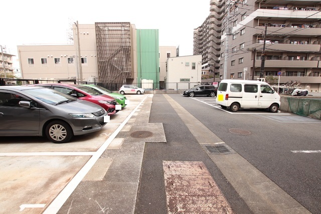 【アビテ幸町の駐車場】