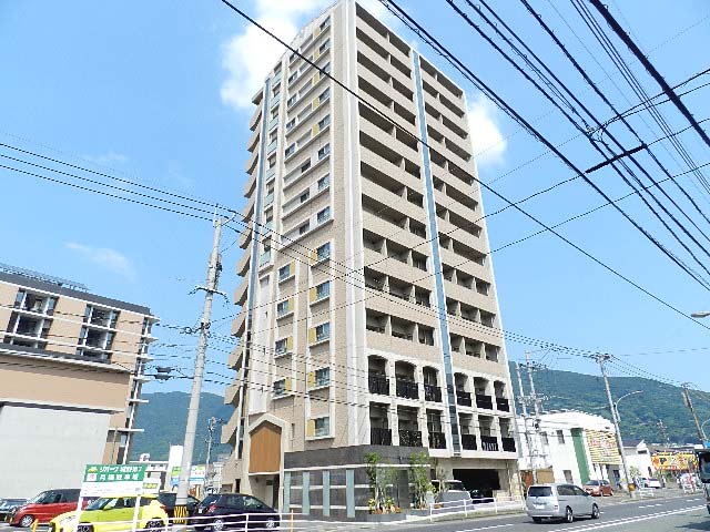 北九州市小倉北区東城野町のマンションの建物外観