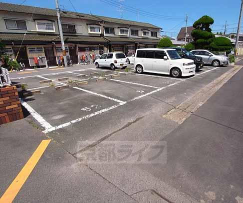 【上田住宅（平屋）の駐車場】