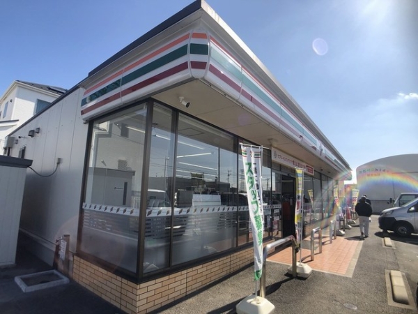 コンビニ　セブンイレブン つくばみどりの東店（コンビニ）まで400m