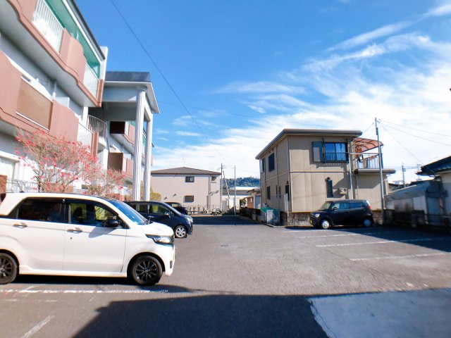 駐車場　駐車場1台2 200円