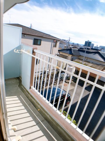 バルコニー　広々としたバルコニー