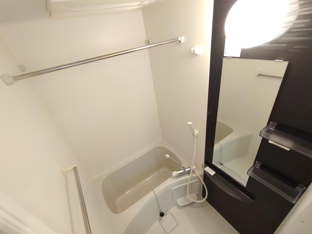 バス・シャワールーム　ゆったり過ごせるお風呂です