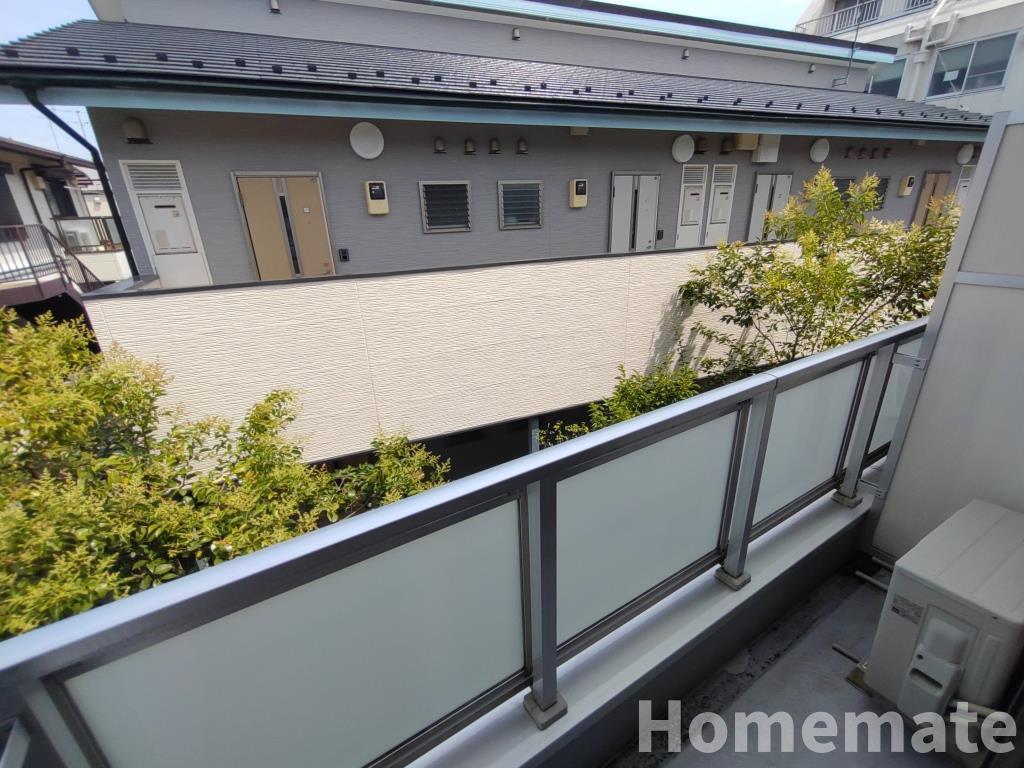 バルコニー　お洗濯にも便利なバルコニー付き