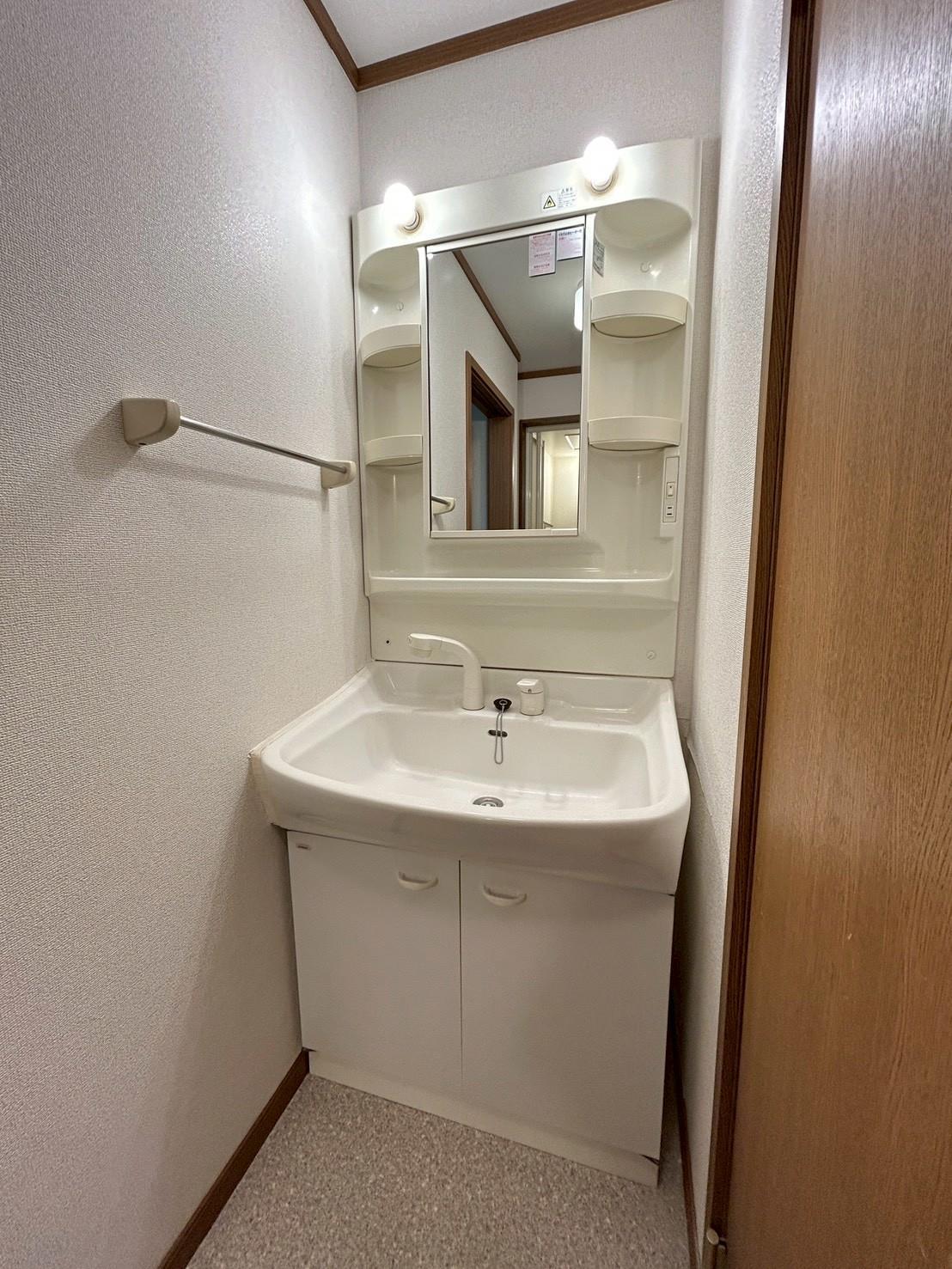 洗面設備　洗髪洗面化粧台