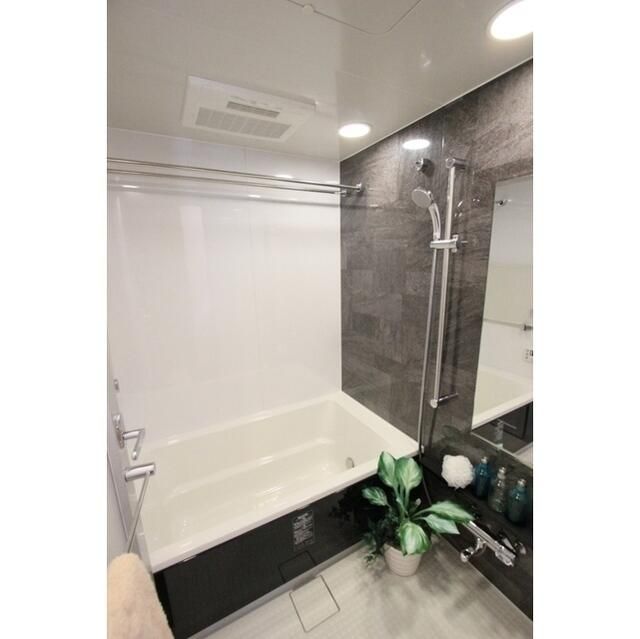 バス・シャワールーム　写真は同タイプ住居です。