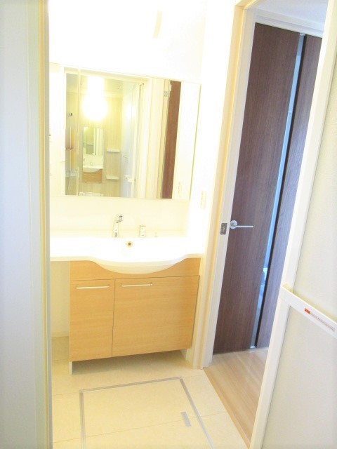 洗面設備　別部屋の参考写真です