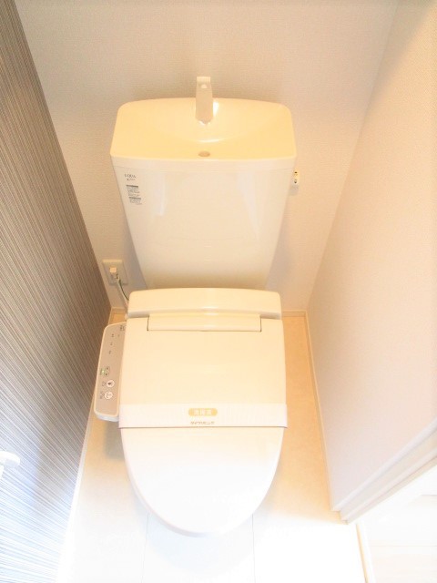 トイレ　別部屋の参考写真です