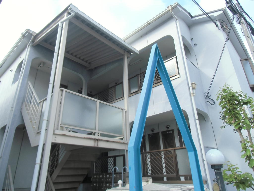 東大阪市客坊町のマンションの建物外観