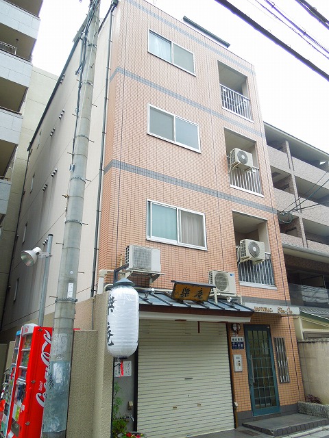 京都市下京区神明町のマンションの建物外観