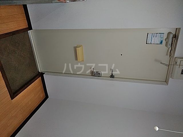 【浜松市中央区富塚町のアパートの玄関】
