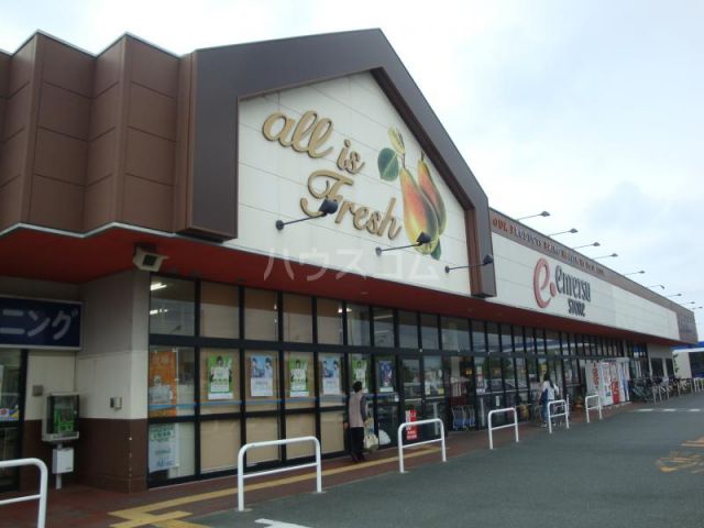 【浜松市中央区富塚町のアパートのスーパー】
