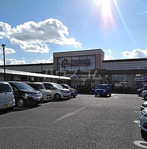 【浜松市中央区富塚町のアパートのスーパー】