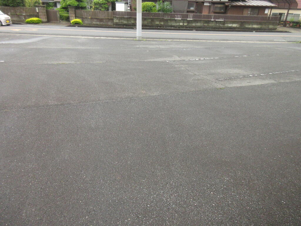 【NKアムールIIIの駐車場】