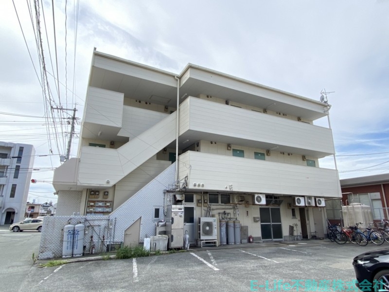 東海ビルの建物外観