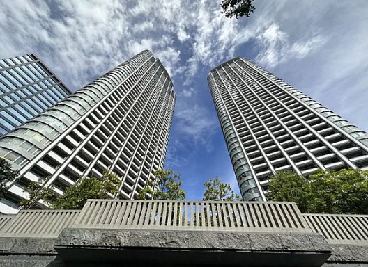 東京ツインパークス レフトウイングの建物外観