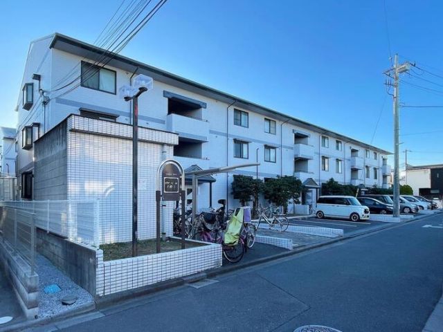 さいたま市桜区大字神田のアパートの建物外観