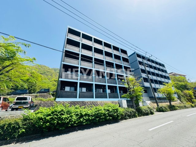 長崎市東町のマンションの建物外観