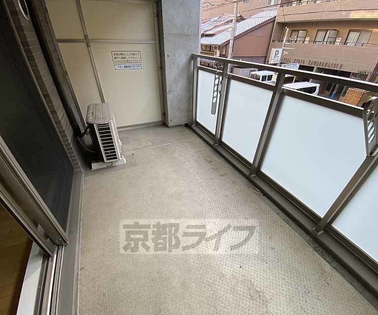 【京都市下京区本上神明町のマンションのバルコニー】