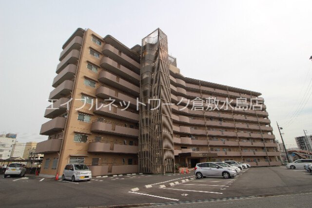 【倉敷市石見町のマンションの建物外観】