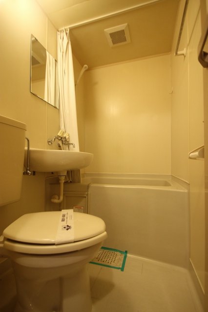 バス・シャワールーム　同物件、別号室のものです。