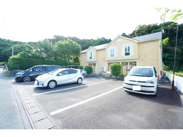 駐車場　駐車場